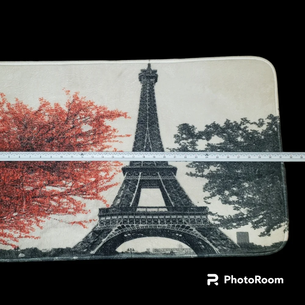 NWOT Paris Themed Bathroom Rug Set